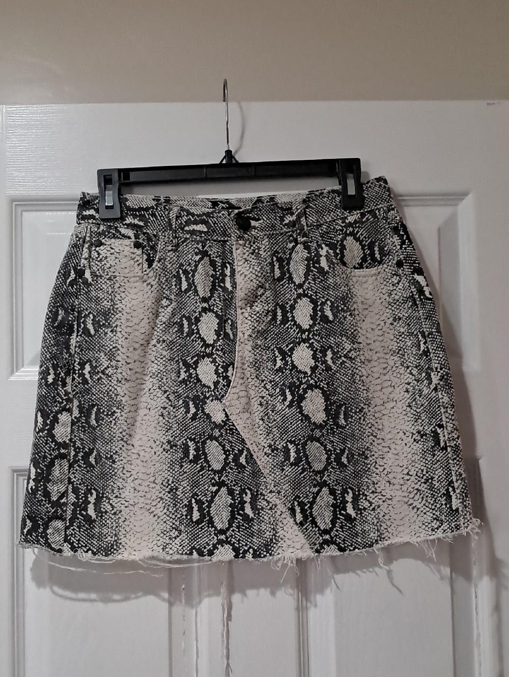 NWOT Fashion Nova Black & Cream Snake-Print Denim Mini Skirt